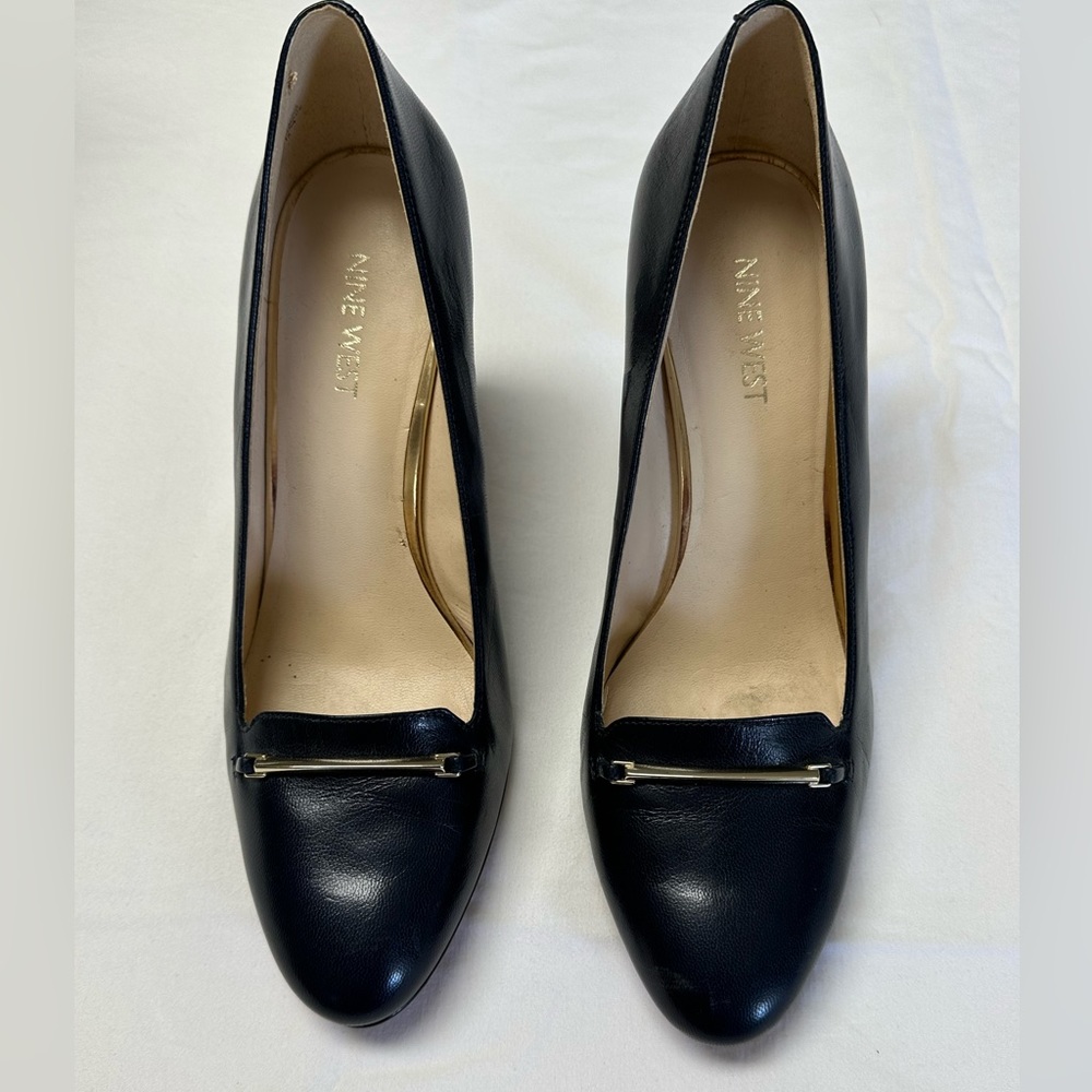 Nine West Black Pumps w/Buckle